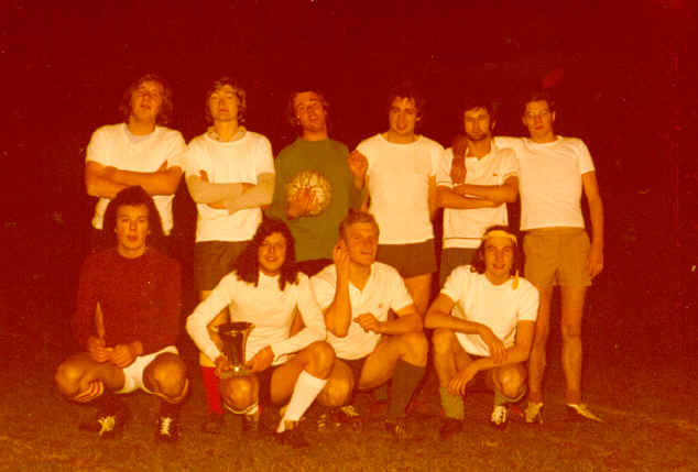 voetbal.jpg (370886 bytes)